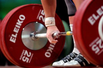 اردوی تیم ملی وزنه برداری زنان از فردا آغاز می‌شود