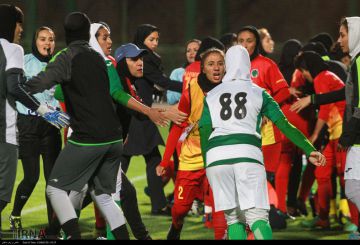 محصص: فوتبال زنان را از حاشیه ها دور کنیم