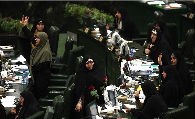هنوز عده ای نمی خواهند زنان را باور کنند هنوز عده ای نمی خواهند زنان را باور کنند