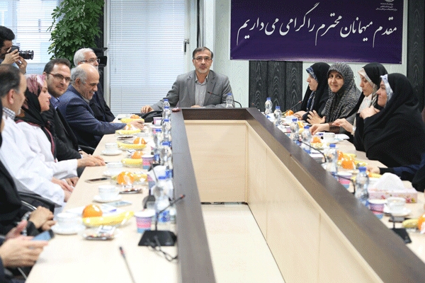 بازدید اعضای فراکسیون زنان مجلس از پژوهشکده سرطان سینه بازدید اعضای فراکسیون زنان مجلس از پژوهشکده سرطان سینه